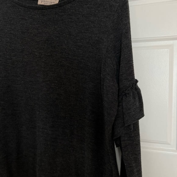 PHILOSOPHY Women’s Gray Ruffle Sleeve Blouse Fits M/L - Picture 2 of 5